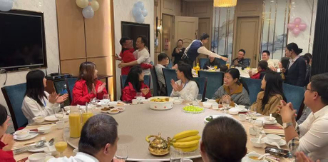 24团队年会.jpg