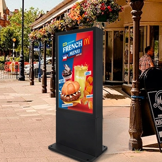 What Is The Difference between Indoor And Outdoor Digital Displays?